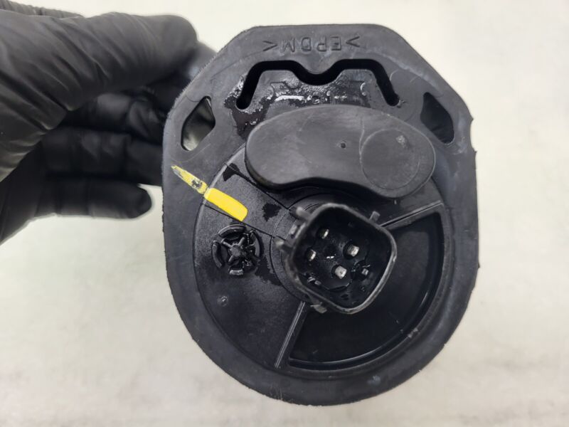 103732700G 2016-2020 Tesla Model S X Cooling System Auxiliary Water Coolant Pump FWD Assy