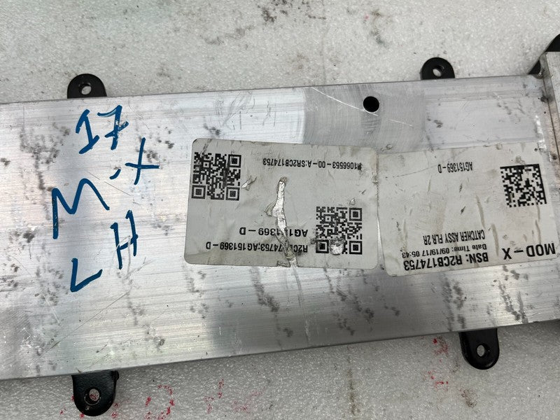 AG151369-D ⭕ 2016-2020 Tesla Model X Rear Driver Side 2nd Row Seat Frame Plate Catcher Left
