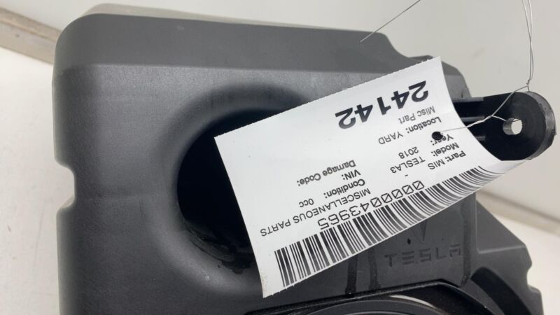 107974799B 2017-2023 Tesla Model 3 Audio Speaker Subwoofer Loudspeaker Bass Box Assembly