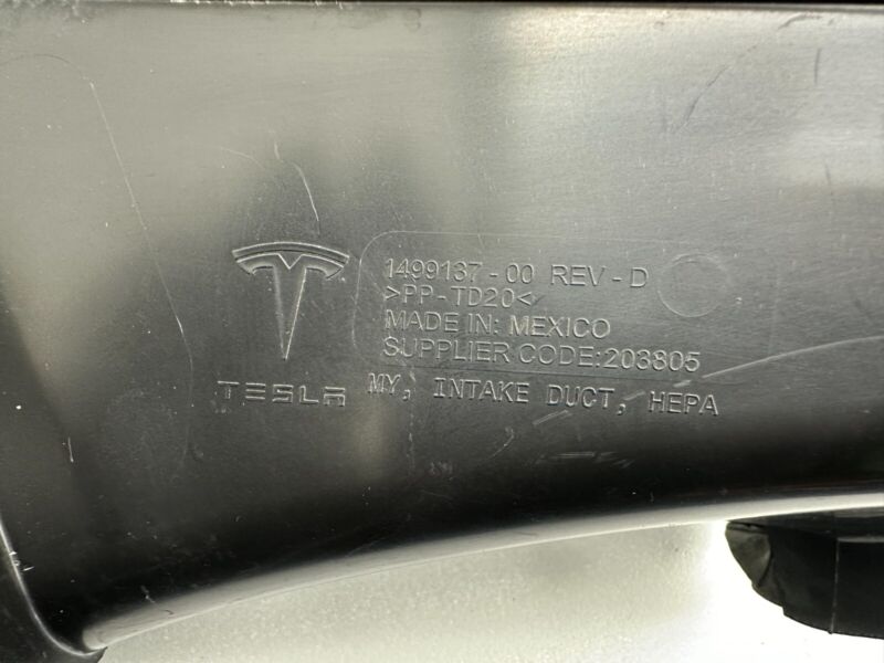 149913700D 2020-2023 Tesla Model Y MY Front HEPA Cabin HVAC Air Intake Outlet Duct Assembly