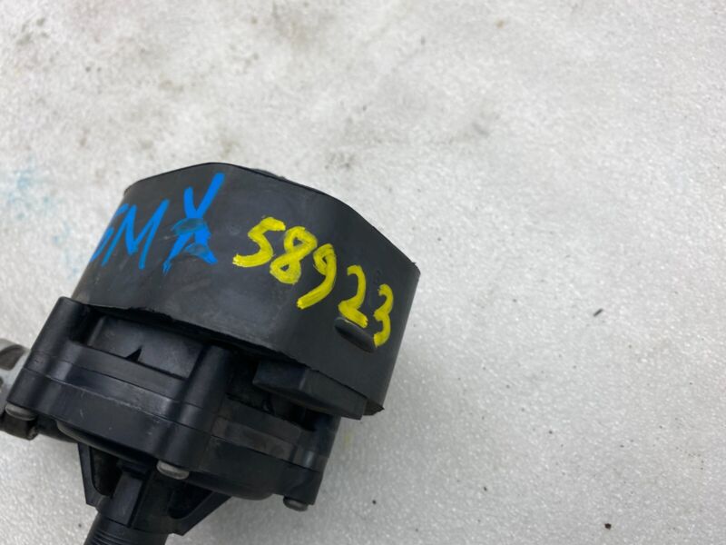 1035348 00 F 2016-2020 Tesla Model S X Cooling System Auxiliary Water Coolant Pump FWD Assy