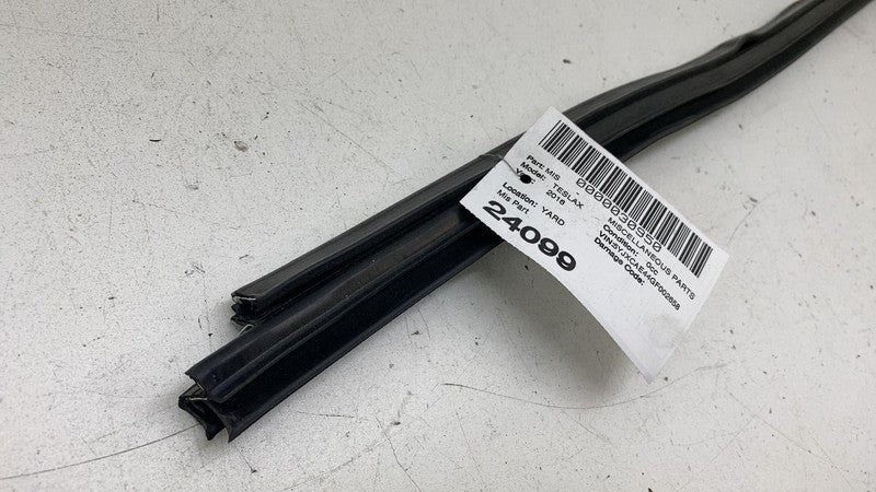 ⭕ 2016-2020 Tesla Model X Rubber Mold Weatherstrip Seal Inner Belt Molding Assy