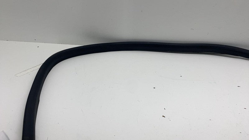191098400E ⭕ 24-25 Model 3 Front Right Primary Body Weatherstrip Rubber Seal 1910984-00-E