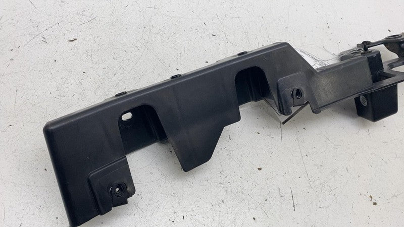 PT00670075B ⭕ 2025 Rivian R1S Right Side Cartridge Fender Air Curtain Bracket PT00670075-B