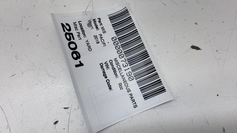 ⭕ 2018 Chrysler Pacifica Left or Right Seat Headrest Head Rest w/ Guide Sleeves