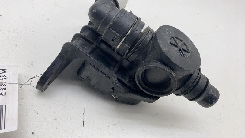 PT00017706-D ⭕2022-2024 Rivian R1T A/C Heater Cooling Control 1-way Valve w/ Hose PT00017706D