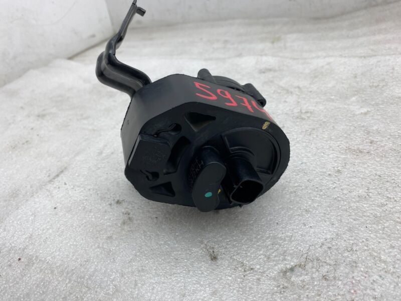 2016-2020 Tesla Model S MS Auxiliary Coolant Water Pump Assembly 1057235-00-F