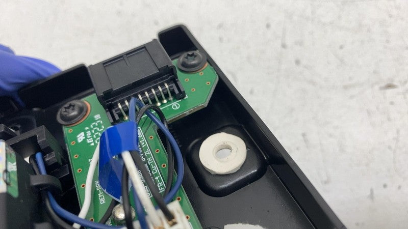 PT00043019 ⭕ 2022-2024 Rivian R1T Rivian R1T R1S Camp Speaker Lock Latch Charger PT00043019