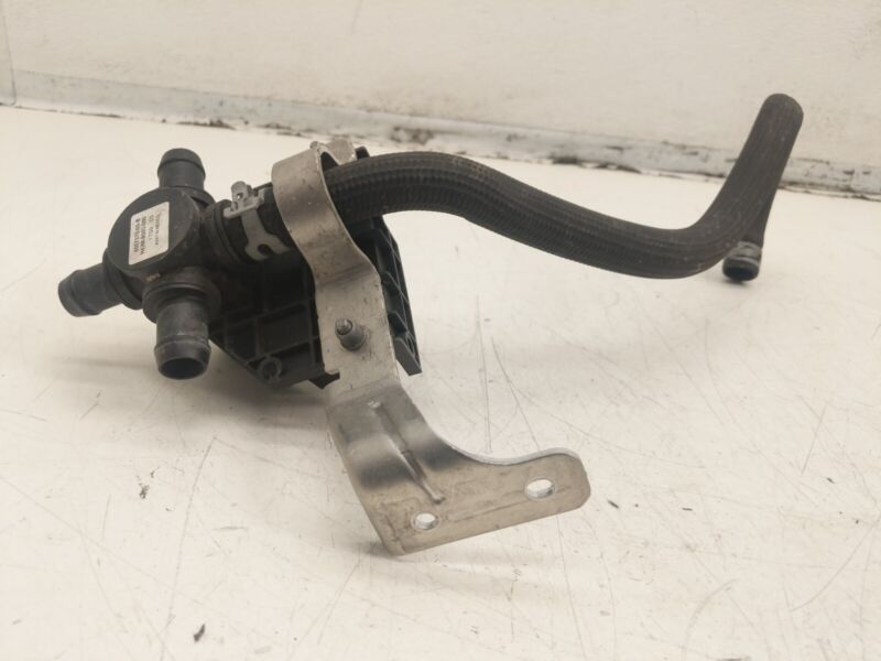 2012-2020 Tesla Model S X 4-Way Coolant Pump Valve with Pipe Hose & Bracket Assy