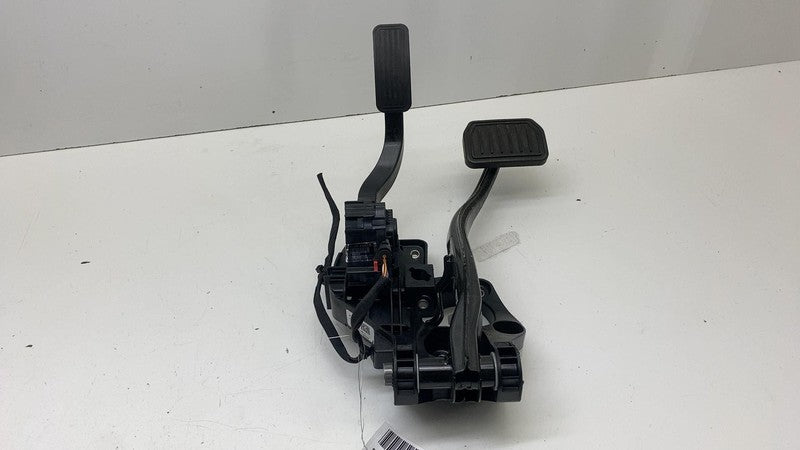 104469100D ⭕ 2017-2025 Tesla Model 3 Accelerator & Brake Foot Pedal w/ Switch 1044691-00-D