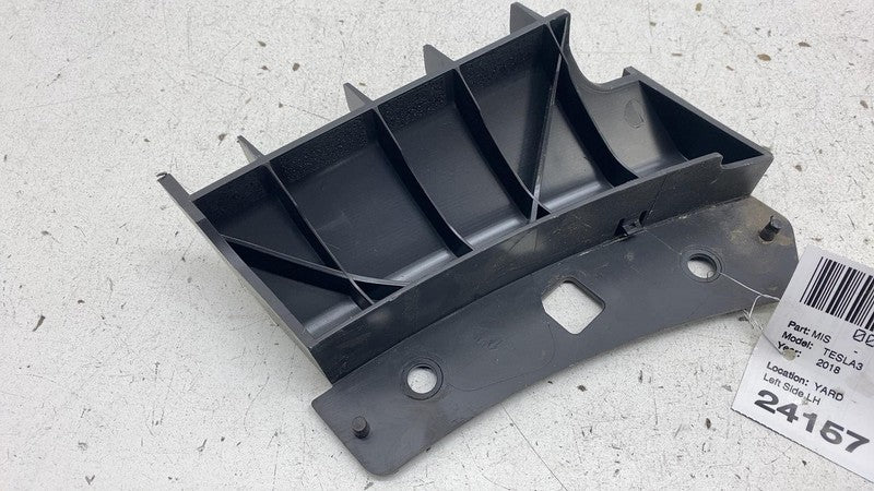 1084169 00 B 2017-2023 Tesla Model 3 M3 Front Bumper End Carrier Upper Left Bracket Support