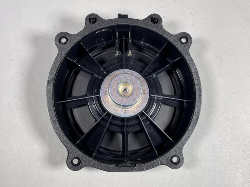 107974400E 2020-2023 Tesla Model Y MY Front Left Or Right Door Audio System Woofer Speaker