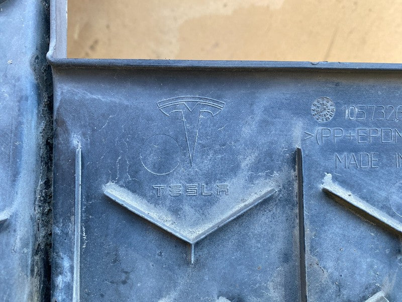 105732600B ⭕ 16-20 Model S Rear Bumper Splash Aero Shield Under Body Diffuser 1057326-00-B