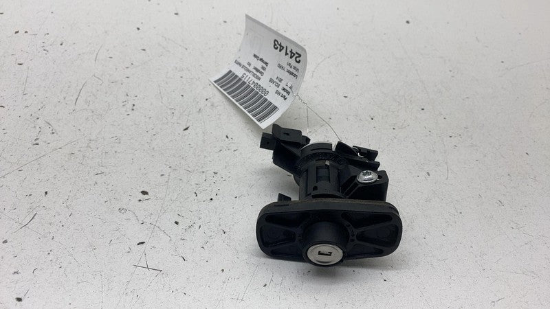 A2047500261 ⭕ 2010-2013 Mercedes-Benz E350 E550 Rear Trunk Lid Lock Latch OEM A2047500261