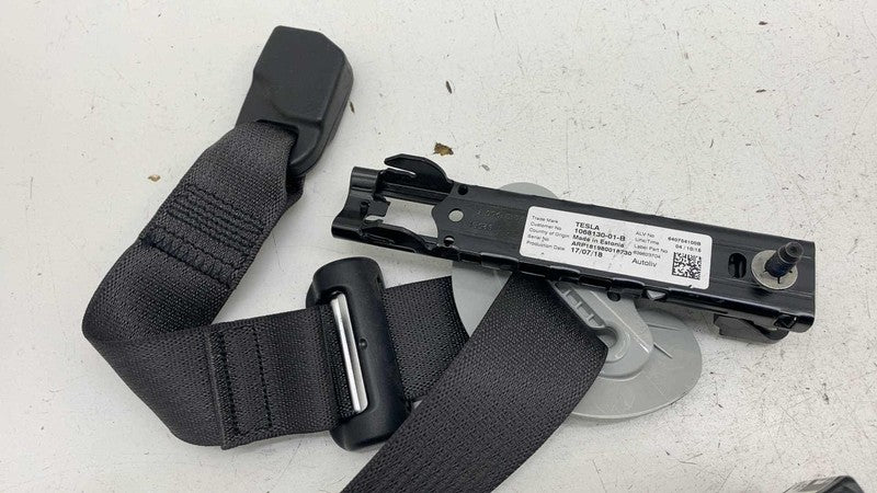 108127901F ⭕ 2017-2023 Tesla Model 3 Front Right 1st Row Seat Belt & Retractor 1081279-01-F