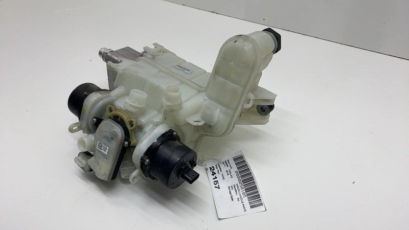 107761700D 2017-2020 Tesla Model 3 Reservoir Superbottle Tank Chiller EXV Oil Fluid Cooler