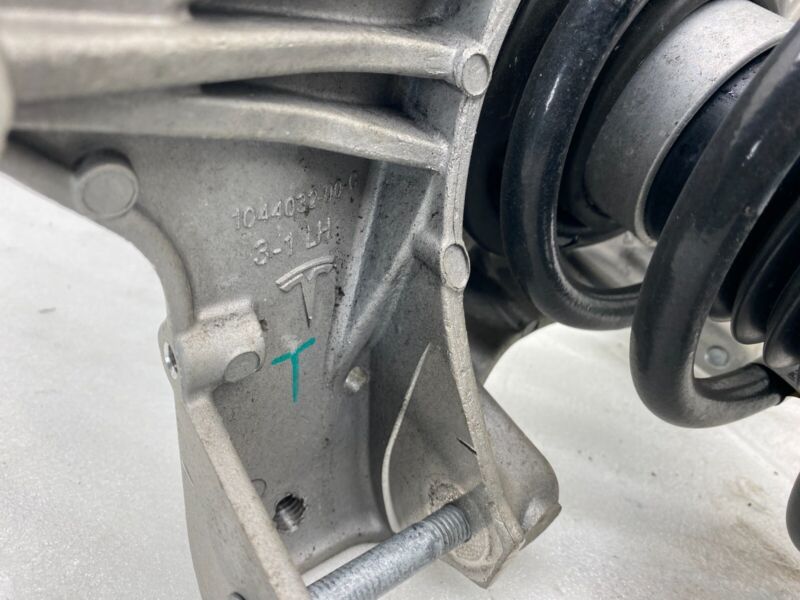 1044032 00 C ⭕ 2017-2022 Tesla Model 3 Front Left Shock Strut Absorber w/ Upper Mount Bracket