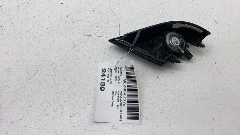 109568600F ⭕ 2017-2023 Tesla Model 3 Front Right Audio Tweeter & Speaker Cover 1095686-00-F