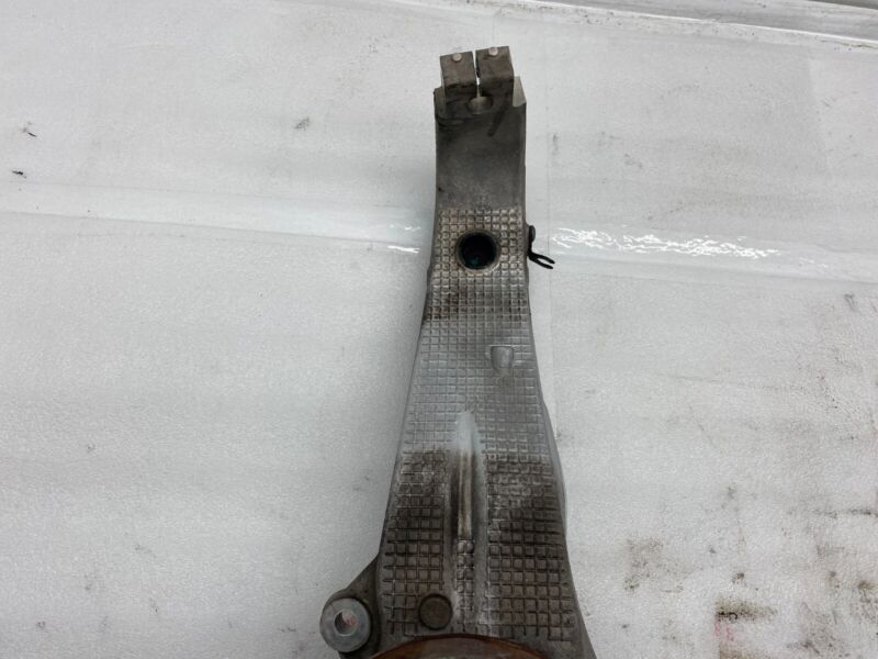 2012-2015 Tesla Model S Front Passenger Spindle Knuckle w/ Wheel Hub Right RWD