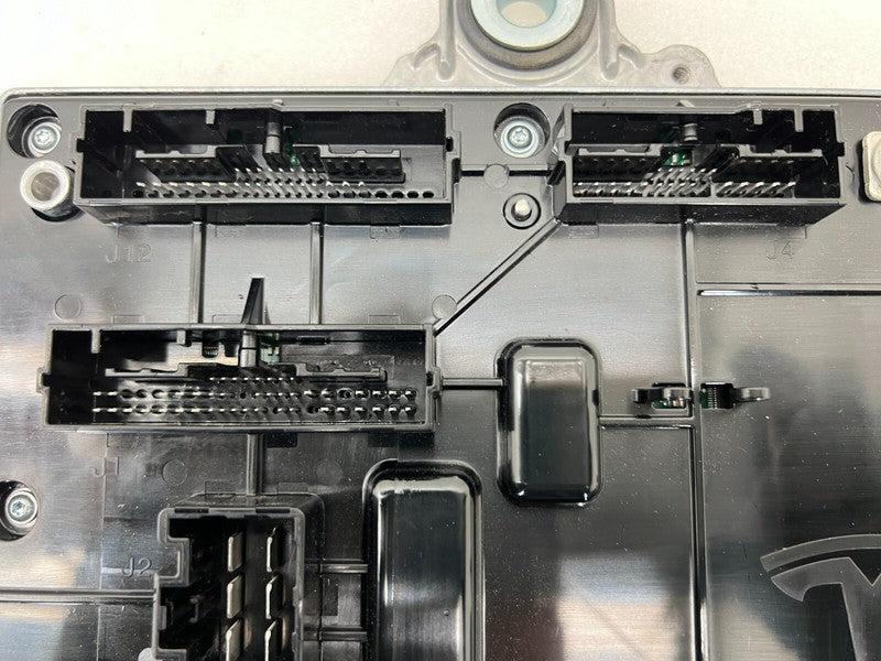 1118182 84 H ⭕2017-2020 Tesla Model 3 Front Suspension Electrical Control Module 1118182-84-H