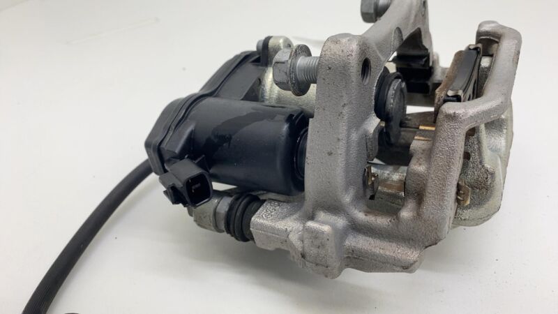 ⭕ 2019-2022 Toyota C-HR Rear Passenger Side Brake Caliper w/ Hose Line Right OEM