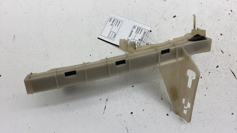 ⭕ 18-21 Navigator Front Right Door Window Glass Channel Guide RH JL1B-