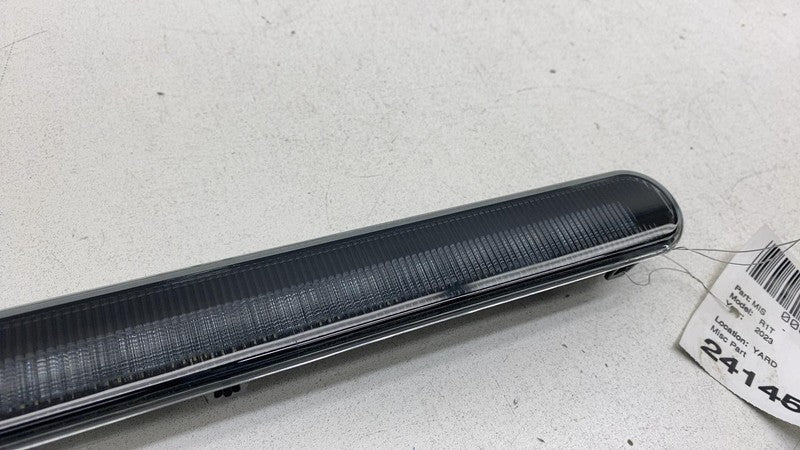 PT00000468 ⭕ 22-24 Rivian R1T Trunk Pick Up Box Right Side Courtesy Light Lamp PT00000468