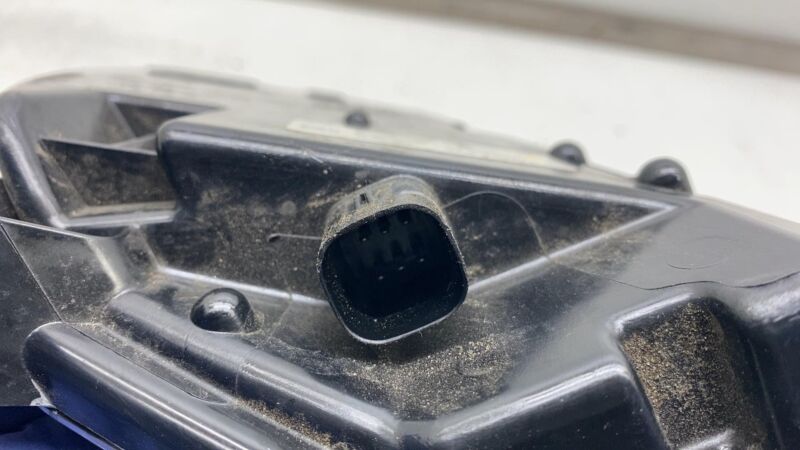 100599500D 2012-2020 Tesla Model S Front Driver Side LED Fog Light Cornering Lamp Left Assy