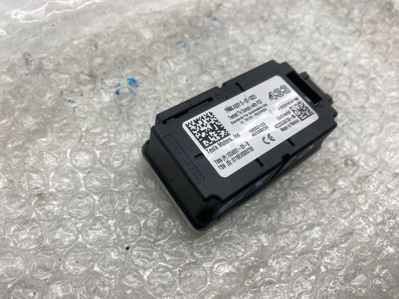 103460100B 2012-2020 Tesla Model S X ECU Receiver Tire Pressure Monitor System Control Unit