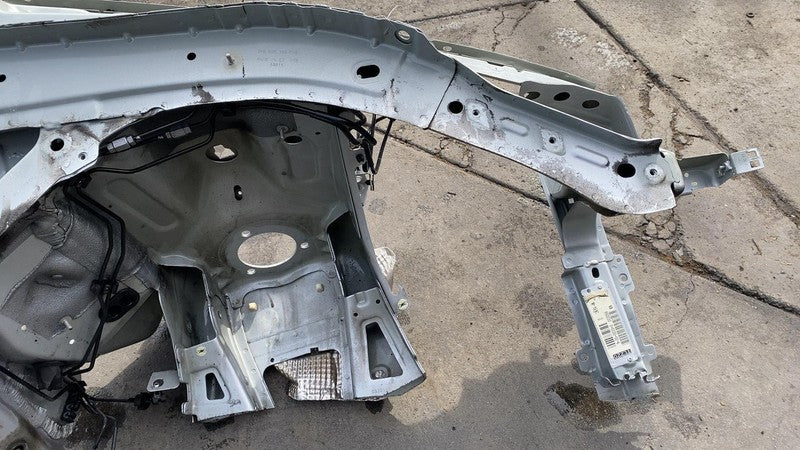 2011-2014 Porsche Cayenne Front Passenger Side Structural Apron Cutout Right RH