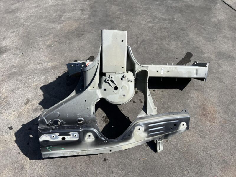 2012-2020 Tesla Model S Front Right Inner Fender Apron Structural Frame Cut Out