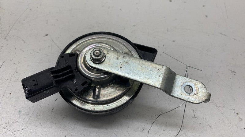 8497395 ⭕ 2014-2021 BMW i3 I01 Hybrid Low Pitch Tone Horn Sound Signal Black OEM 8497395