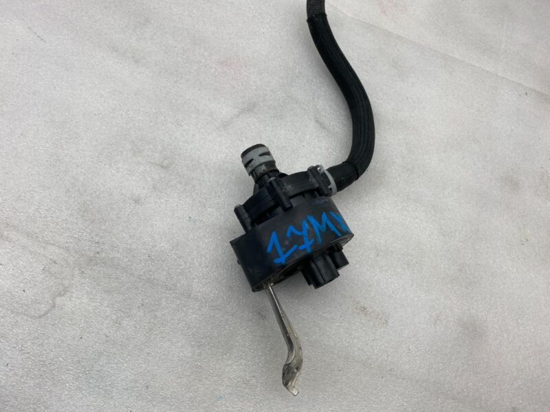 2016-2020 Tesla Model X Additional Coolant Auxiliary Water Pump 1037328-00-F OEM