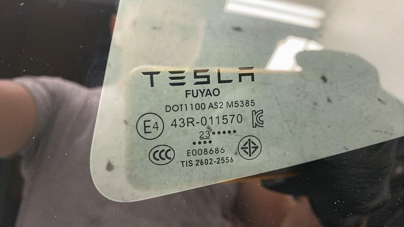 E4 43R-011570 ⭕2024 2025 Model 3 Rear Driver Side Quarter Fixed Window Glass Left 1514978-00-C