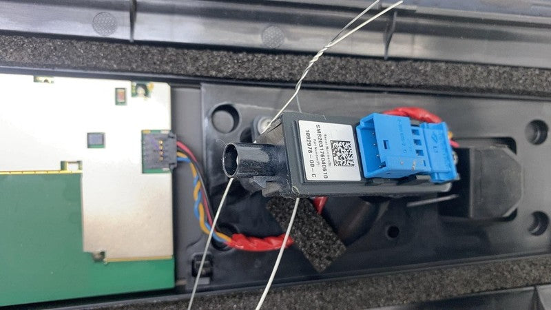 ⭕ 20-23 Model Y Left Exterior B-Pillar Applique Glass Trim LH AP3 1506