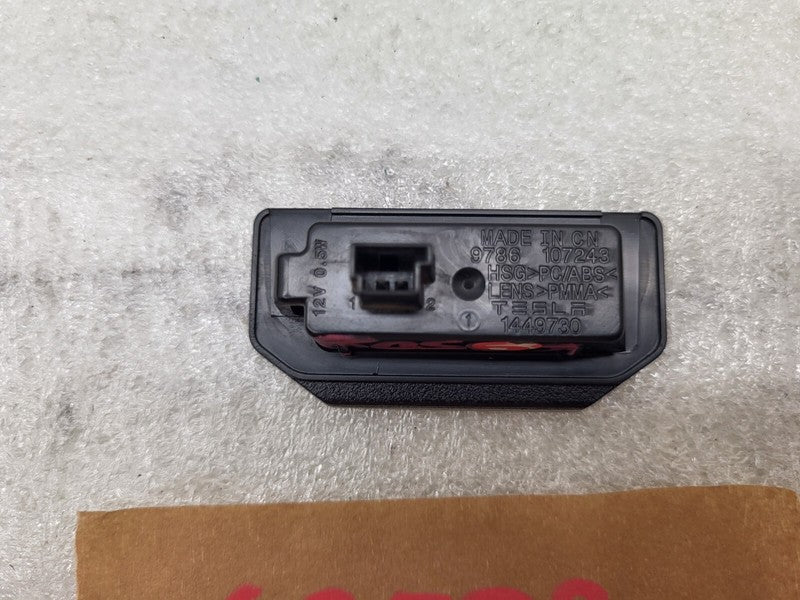144973000B ⭕ 17-23 Tesla Model 3 Rear Left or Right License Plate Light Lamp 1449730-00-B
