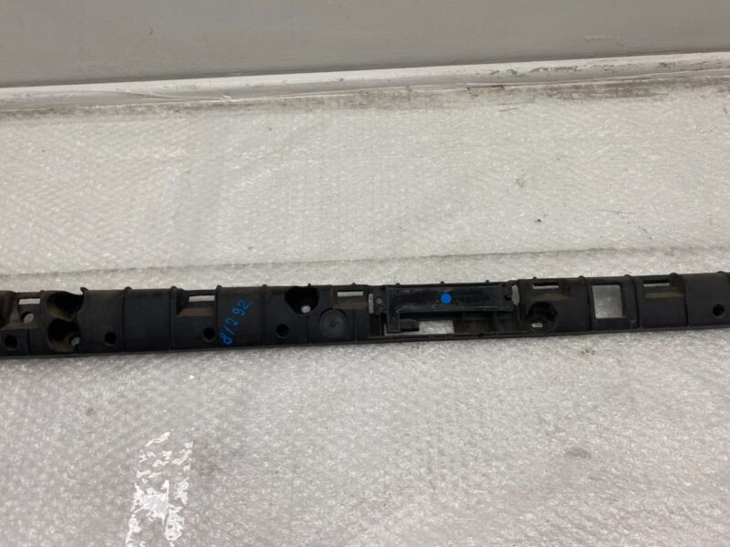 2016-2023 Tesla Model X Passenger Side Rocker Carrier Panel Trim Bracket Right