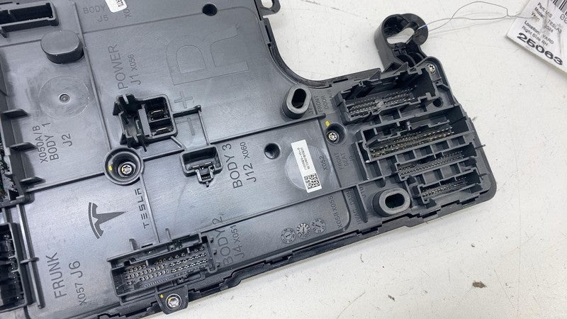 183462910D ⭕24-25 Model 3 Front Right Frunk Low Voltage Body Controller Module 1834629-10-D