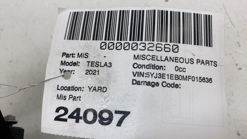 1077397 ⭕ 2017-2022 Model 3 Rear Driver Exterior Taillight Outer Tail Lamp Left 1077397