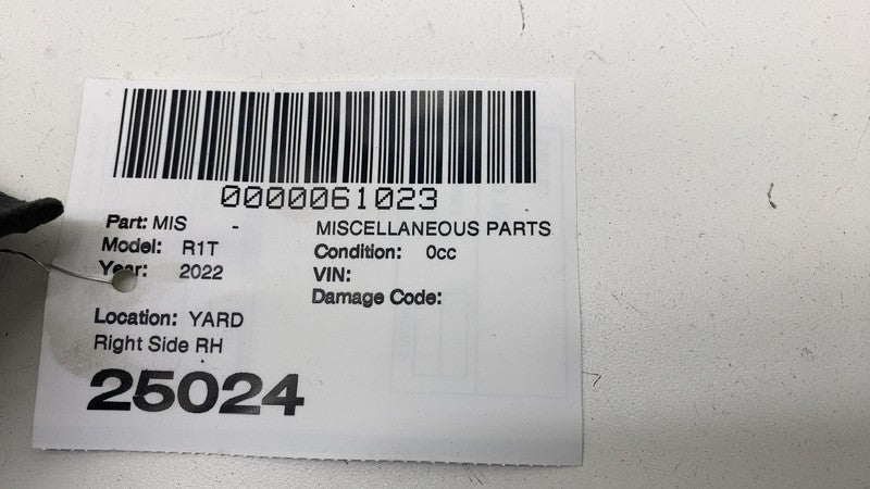 PT00647943A ⭕ 22-24 Rivian R1T R1S Front Right A-Pillar Upper Trim Cover Panel PT00647943-A