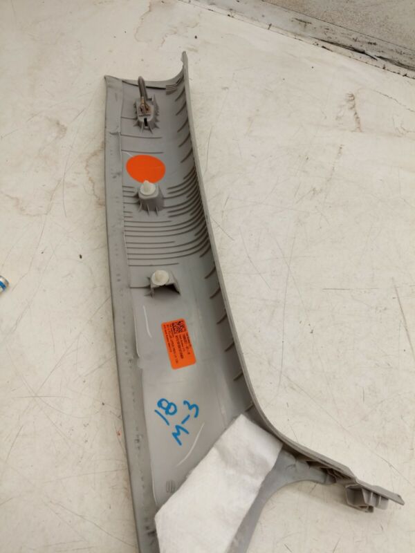 1086237 91 H 2017-2023 Tesla Model 3 Front Driver Side Upper A-Pillar Trim Cover Panel Left