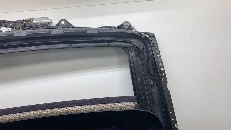8065030-05 ⭕2017-2020 BMW 540i Sunroof Sun Roof Moonroof Window Glass w/ Motor Assembly OEM