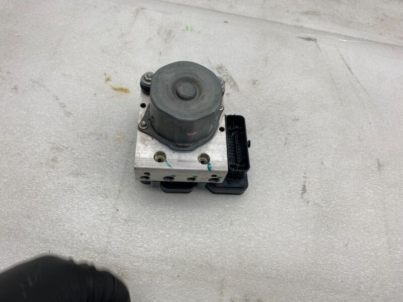 2016-2020 Tesla Model S MS Anti-Lock ABS Brake Pump Module Assembly 1037797-00-C