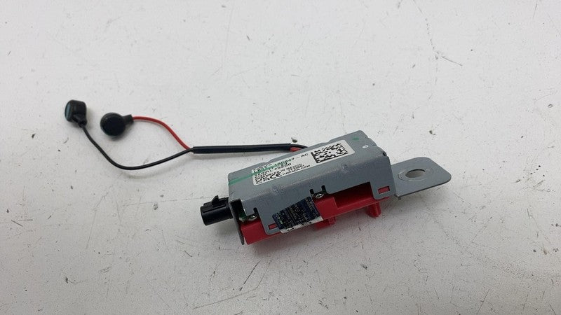 LB5T-18C847-AC ⭕2021-2024 Ford Mustang Mach-E Antenna Amplifier Isolator Booster LB5T-18C847-AC