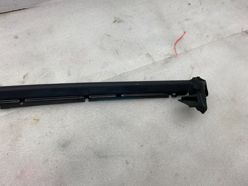 1090636 00 A ⭕ 2016-2022 Model X Rear Upper Falcon Door Glass Seal & Bracket OEM 1072079-00-B