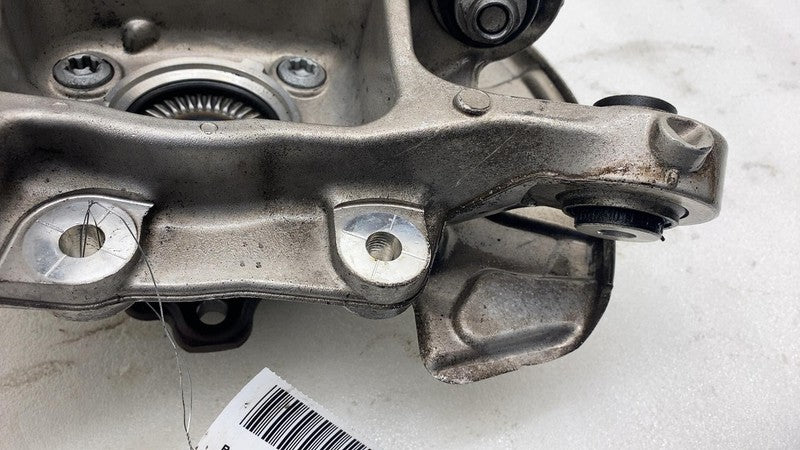 6861802 04 2017-2023 BMW 530e Rear Right Spindle Knuckle Wheel Hub w/ ABS & Dust Shield RWD