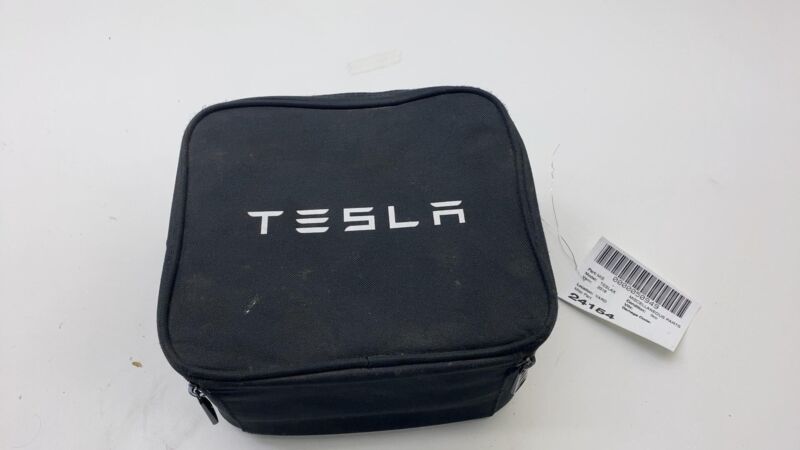 1027582 00 A 2016 2017 2018 2019 2020 Tesla Model X Tow Trailer Hitch Receiver 1027582-00-A