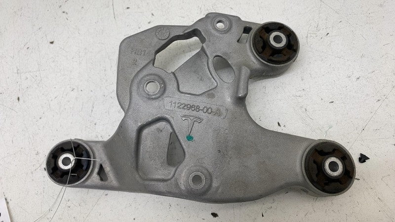 ⭕ 17-23 Model 3 HVAC A/C Air Compressor Body Bracket Mount Support 112