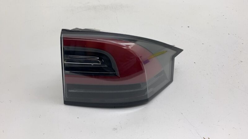 103433300A 2016-2020 Tesla Model X MX Rear Passenger Side Outer Taillight Tail Lamp Right