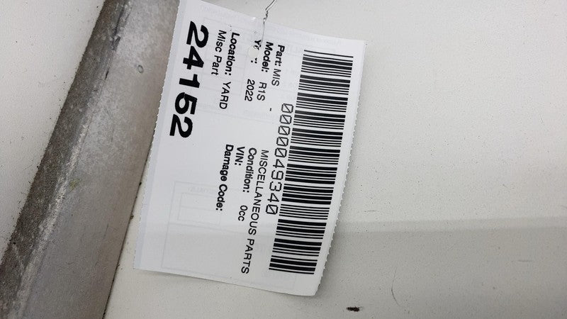 PT00003451K 2022-2024 Rivian R1S Rear Right Quarter Trim Cover Arm Rest Panel Cup Holder SUV